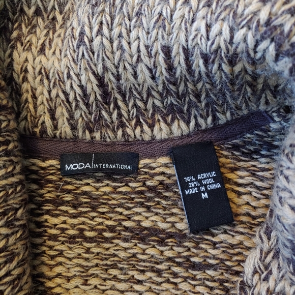 Moda Wool Toggle Sweater - Picture 3 of 5